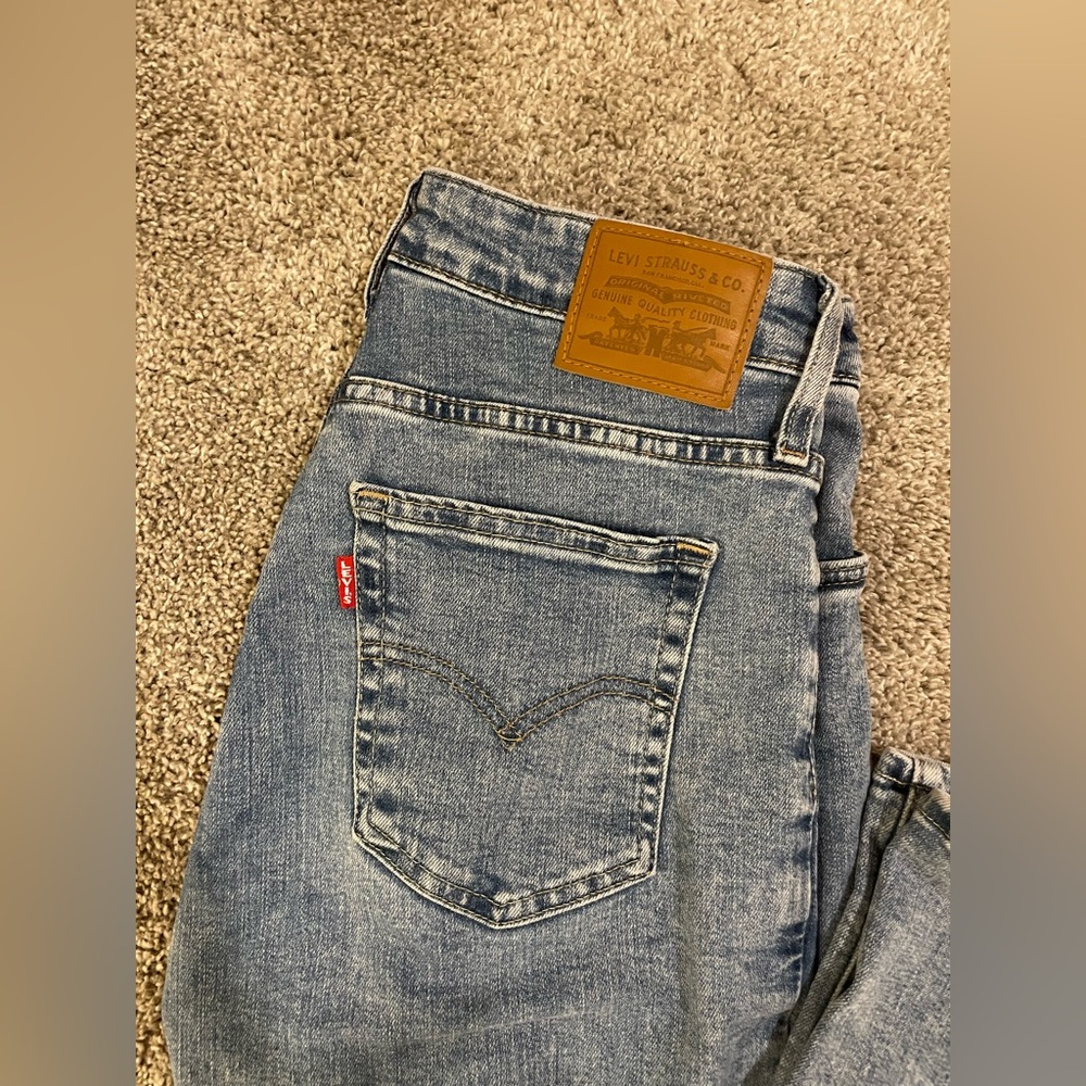 Levi’s 725 Bootcut Women’s Jeans 28x32